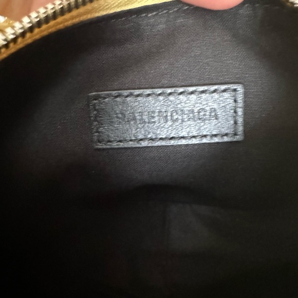 BALENCIAGA Le Cagole leather handbag Never worn, with tag light pale yellow - Picture 9 of 11